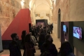 Visitatori alla mostra Cuba introspettiva. Esperienze performative di videoarte, Ex Ospedale di San Rocco, Matera, 2024 (3)