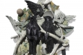 Luca Freschi, Black birds, 2017,  terracotta ceramica dipinta, objet trouv, legno e plexiglass, cm 55x55x15