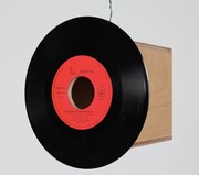 Davide Bertocchi, Volare, 2012, compensato, disco in vinile 45 giri, cm. 20x20x25, courtesy l'artista, foto Mathieu Mercier