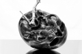 Michelangelo Galliani, Vanitas, 2021, marmo nero marquinia, foglia d'argento e acciaio inox, cm 70x70x100. Ph. Enrico Turillazzi